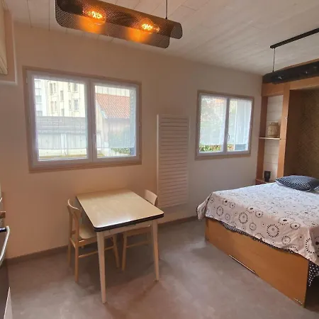 Quartier Salins 5mn Gare Routiere アパート *