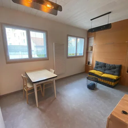 Quartier Salins 5mn Gare Routiere Apartment